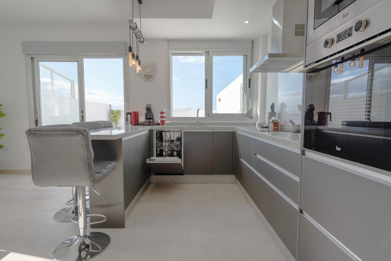 Luxurious Apartment With Large Terrace And Sea Views Tabaiba Luaran gambar